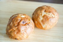 ローソン新作パンはくるみとレーズン、クリームチーズの組み合わせ！