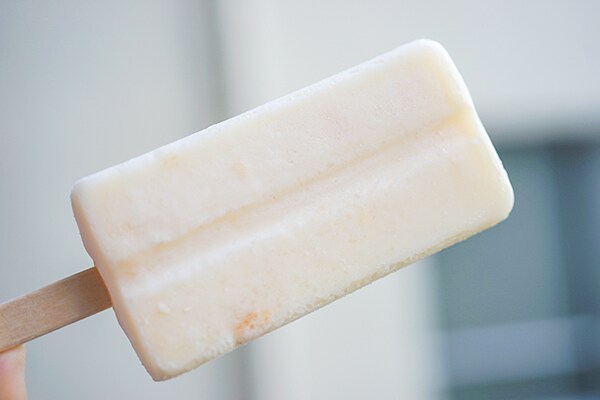 【数量限定】ウマイと話題のセブン「ピーチヨーグルト味氷バー」