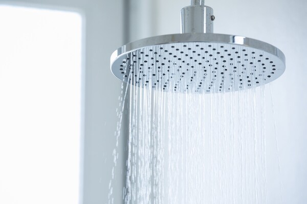 頭皮にニキビが発生…気になる原因や適切なシャンプー方法とは