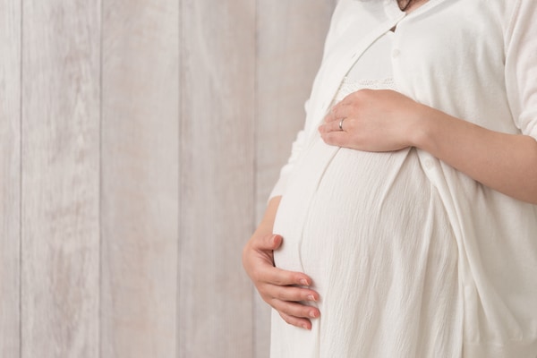 妊娠線ケアオイル・クリームの違いは?塗り方や注意点について