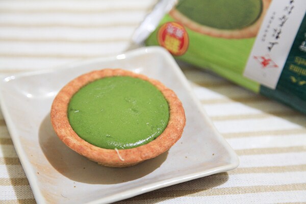濃厚な抹茶を味わいたいなら、ファミマの「旨み抹茶チーズタルト」を食べるべし!