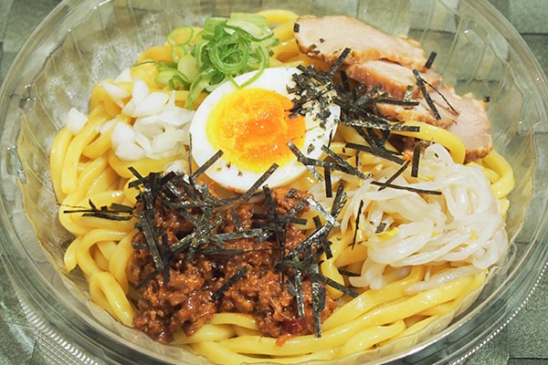 ファミマの「台湾風まぜそば」が冷たくなって登場!