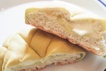 メロン好きは集合～！ローソンの「しっとりメロンパン」がウマイと話題！