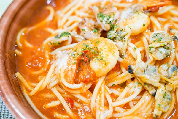 魚介たっぷり!セブンの「唐辛子の辛みがきいたペスカトーレ」は本格的な味わいでした