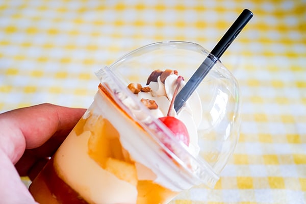 ローソンのプリンアラモードが“斜め上”の進化を遂げていて、戸惑い隠せない！