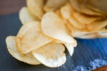 【ローソン】冷やし中華味のポテトチップスは予想外のウマさ！