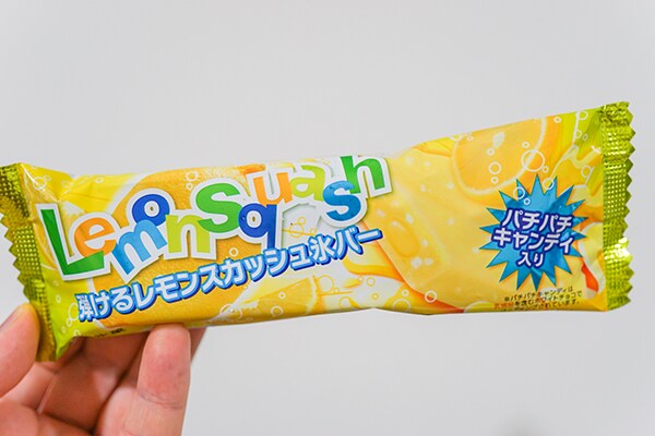 パチキャン入り！セブンで買える「レモンスカッシュ氷バー」が爽快すぎた！