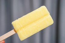パチキャン入り！セブンで買える「レモンスカッシュ氷バー」が爽快すぎた！