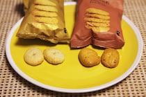 ○○で発見！1個200円で買えるクラッカーが大人向けの味わいで超おいしかった！