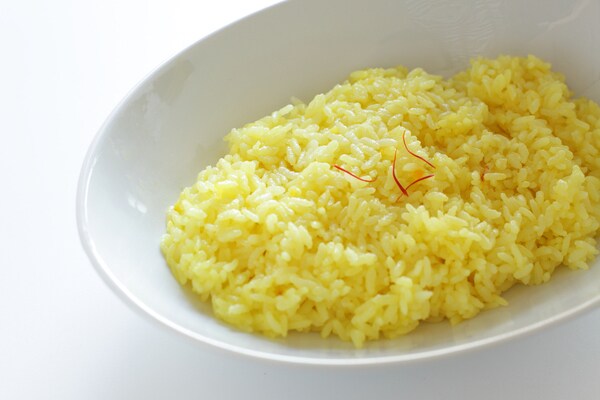 パエリアでお馴染みのスパイス「サフラン」の美容効果とは?