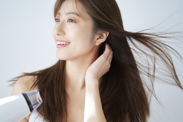 冷風がポイント!美髪へ近づくドライヤーの使い方と乾かし方