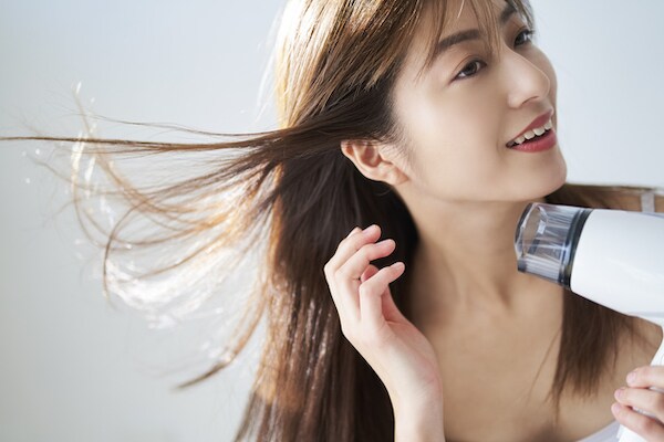 冷風がポイント！美髪へ近づくドライヤーの使い方と乾かし方