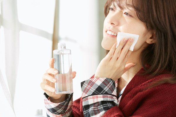 秋に起こりやすいゴワゴワ肌の原因は?おすすめの対処法について