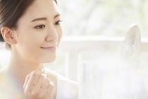 ささっと時短でメイク直し！〜テカリ肌によるメイク直し編〜