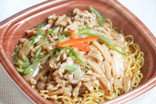 ごはんじゃなくて麺!? 「チンジャオロース焼そば」がウマすぎる…!