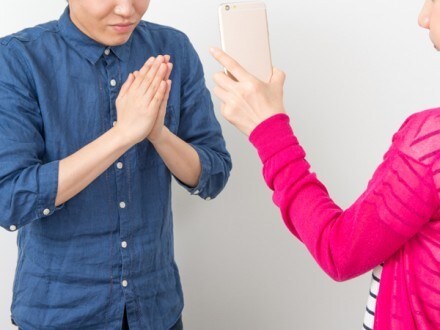 要注意!「浮気防止アプリ」は無許可で入れたら違法?