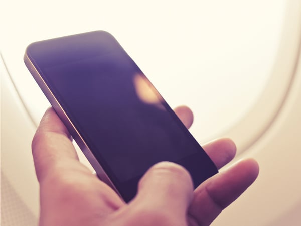 もしも「スマホ原因の飛行機事故」を起こしてしまったら…