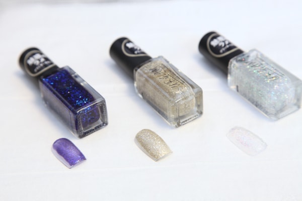 イソーのマニキュアがすごすぎる!たっぷりラメでキラかわいい!