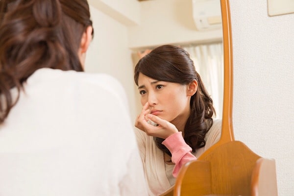 見た目年齢より老けてみえる原因は乾燥肌⁈ 秋の乾燥肌は食べ物で潤い肌に!