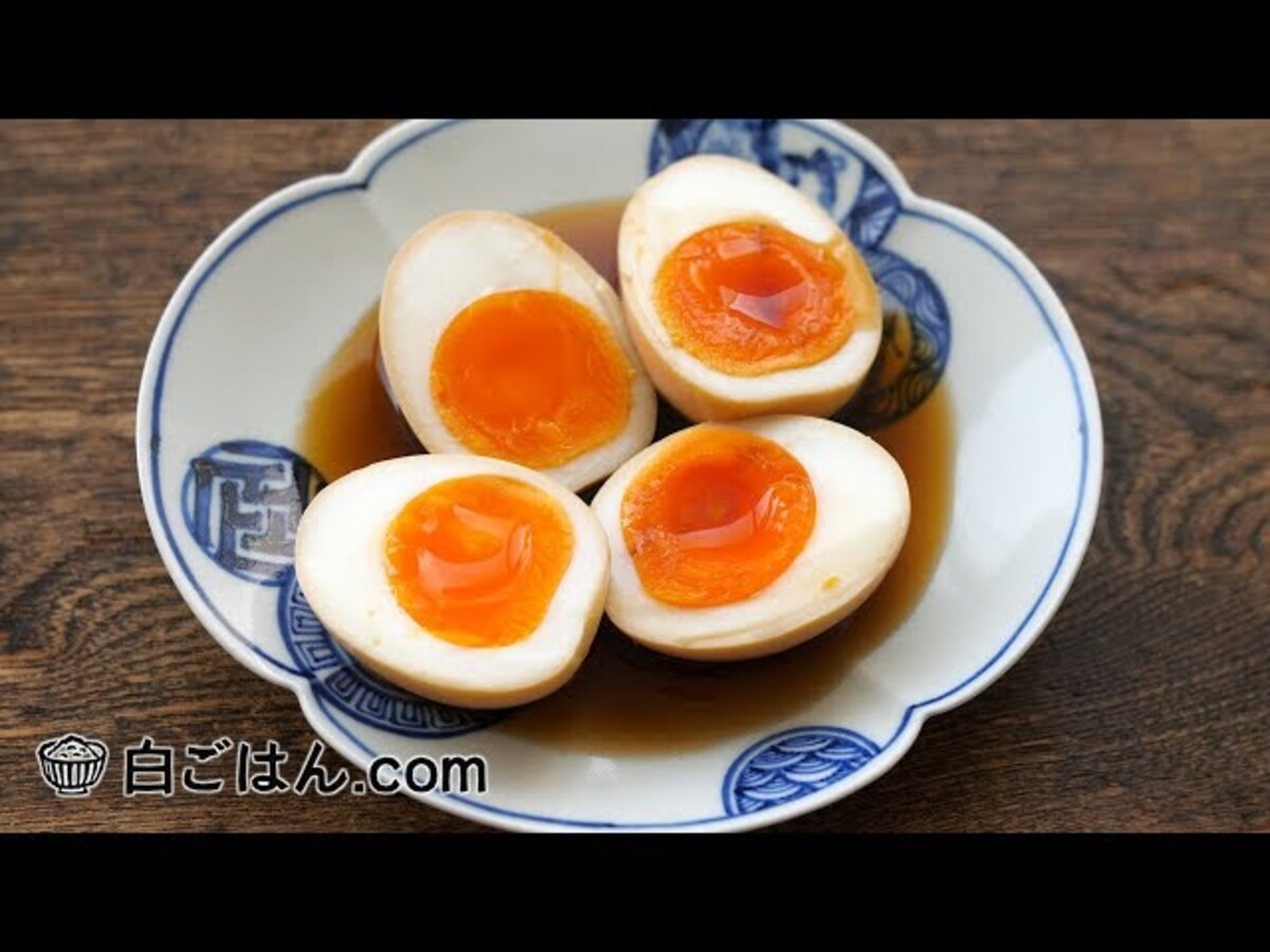 【動画】糸で上手に切れる！やみつきになる味付けと完璧な見た目の半熟玉子の作り方