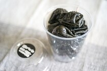 なにこれ！ローソンの新商品が真っ黒すぎる！！！