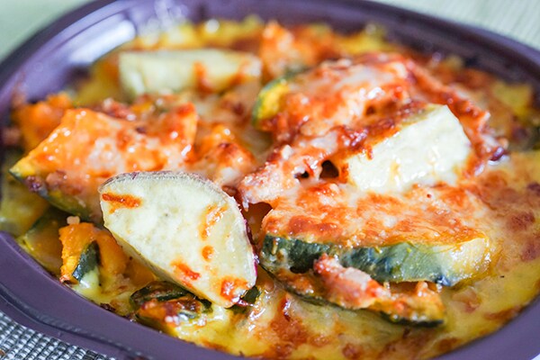 いくらでも食べられそう！セブン新商品のお惣菜はチーズたっぷりのやみつき系！