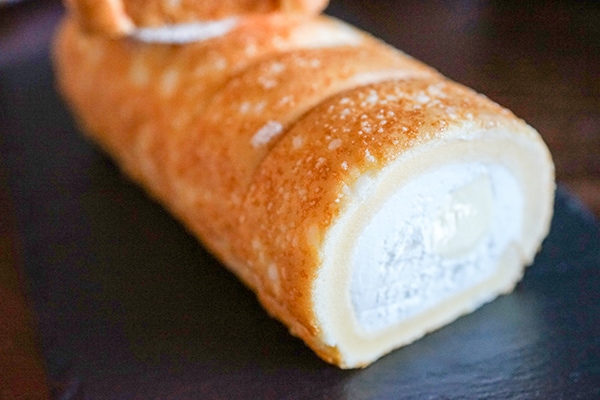 ローソンの新作ロールは1本568kcalだけど、ひとりで完食してしまうほどのウマさでした！