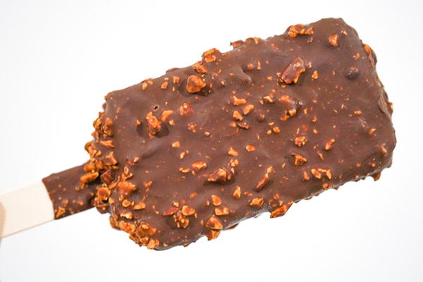 この組み合わせは最高！セブンの○○アイスのアーモンドチョコバーがウマすぎる