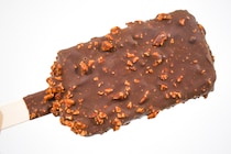 この組み合わせは最高！セブンの○○アイスのアーモンドチョコバーがウマすぎる