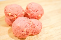 ピンク色がかわいい！このクッキーを買える場所は？