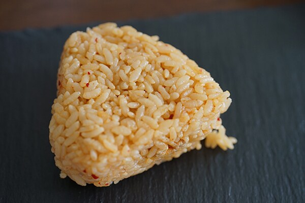 【やみつき系】ローソン新商品「台湾ラーメン風おにぎり」は刺激たっぷり！