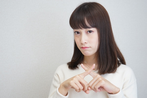 白髪を増やすNG習慣とは?おすすめの改善方法についてご紹介