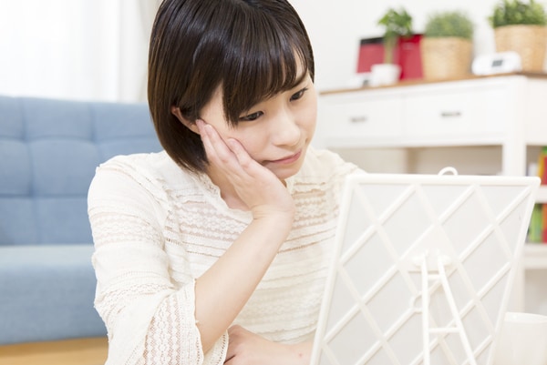 気になるエラの張り…原因は何?おすすめの改善法をご紹介