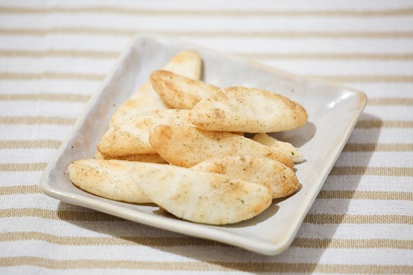 ありそうでなかった!? 「ばかうけ」×「ペヤング」のコラボが実現！