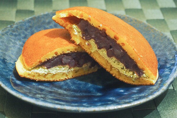 どら焼きの中に“あれ”が!? ファミマの和スイーツが気になる！