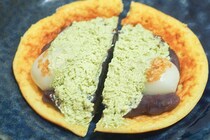 どら焼きの中に“あれ”が!? ファミマの和スイーツが気になる！