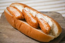 これでいいんだよ…ローソンの新作惣菜パンが地味にウマイ！