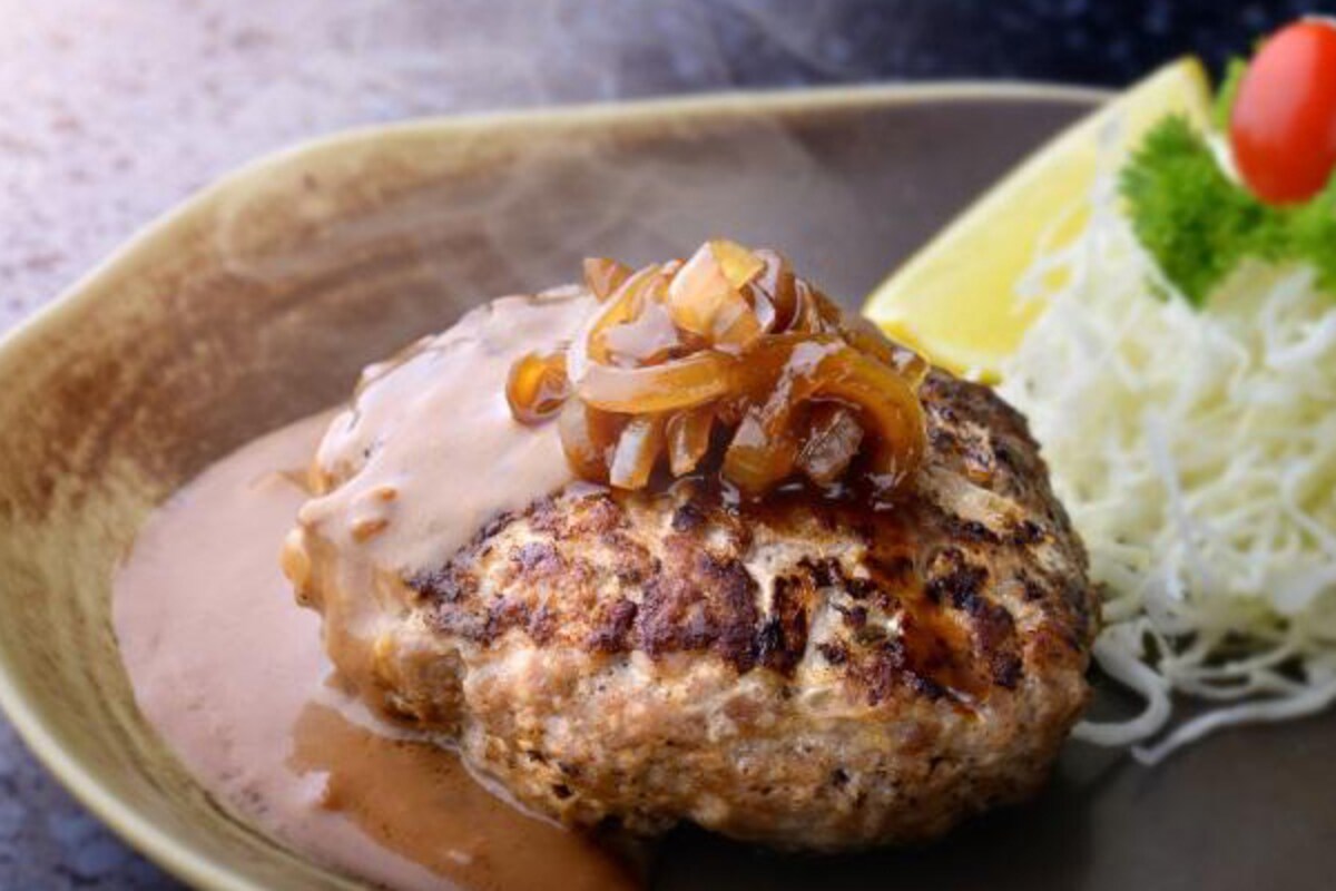 肉汁を閉じ込めて美味しくするハンバーグの焼き方のコツ