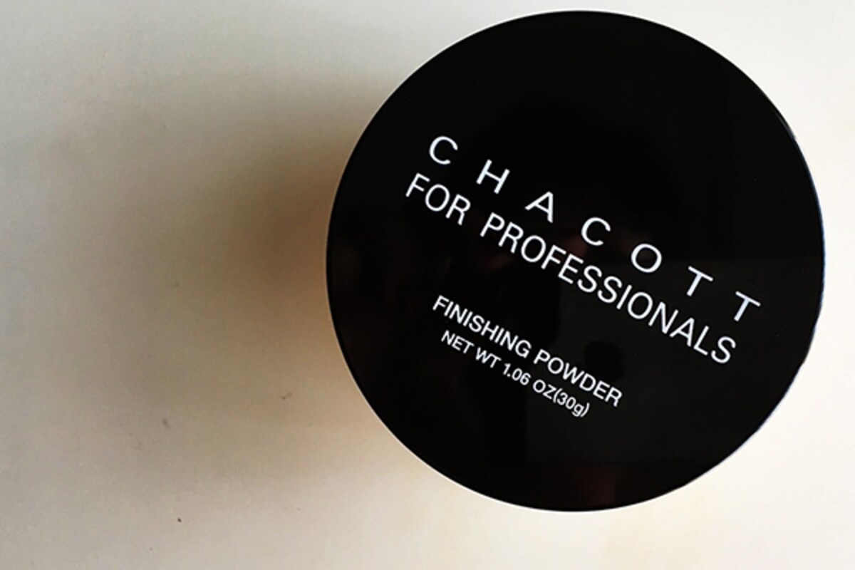 【ちょうどいいセミマットになるプチプラパウダー】コスメ好きが3年以上ガチで使っているベースメイクアイテム