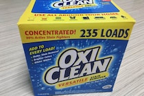 カビだらけの風呂床をオキシ漬けしてみると...!