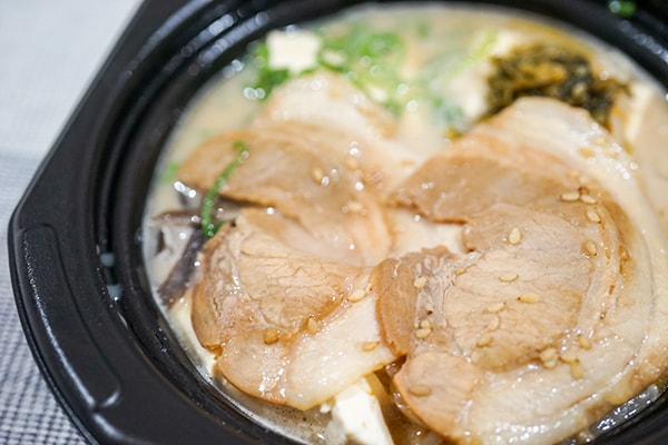 糖質4.3gなのにこってり美味!ファミマの「豚骨豆腐」がウマすぎる!