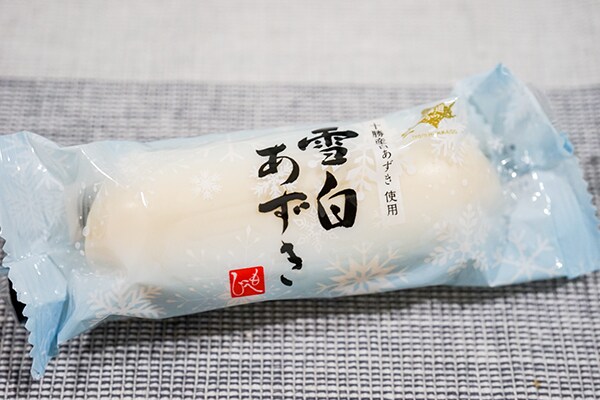 【カルディで買える】4層仕立ての真っ白なお菓子の正体は？