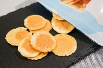 無限に食べられそう！カルディの「北海道牛乳ソフトせんべい」