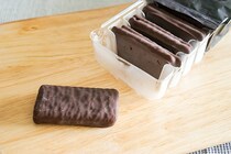 【カルディ】冷凍して食べるお菓子がやばいウマさだけどカロリーもすげえ！