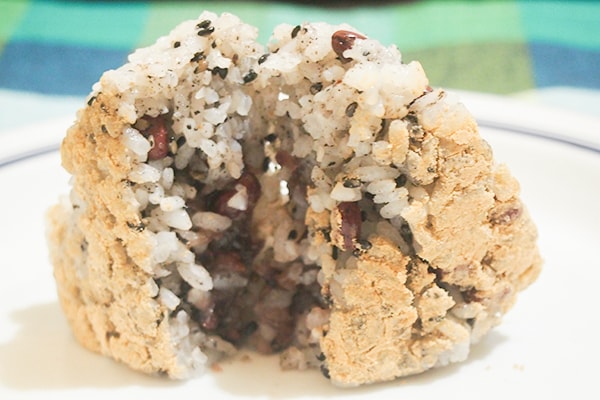 甘いおにぎり!? 「悪魔のおはぎり」もう食べた？