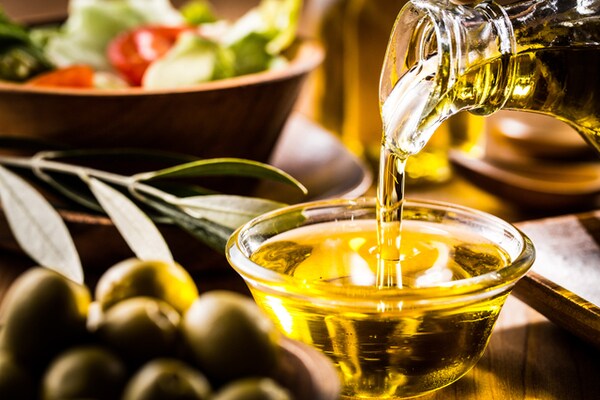 食習慣に要注意!カサカサ乾燥肌の原因は意外な××が原因?!