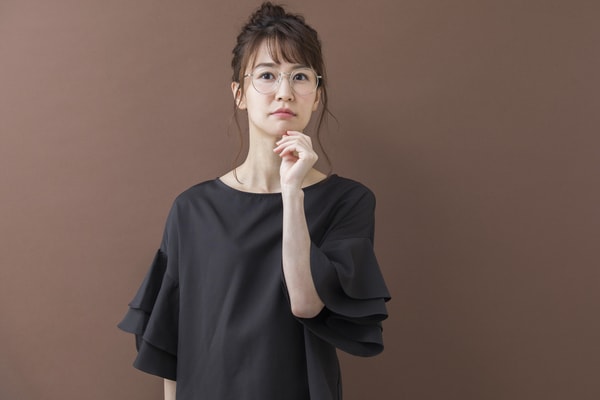 ブラジャーが黒ずみの原因!? 美バストに戻る近道は××!