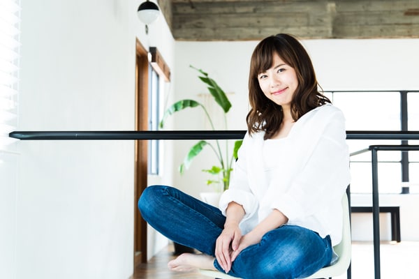 ブラジャーが黒ずみの原因!? 美バストに戻る近道は××!