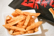 あの“激辛”をスナック菓子で!?「ペヤング フライドポテト 激辛MAX END」が話題