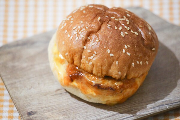 チーズがとろ~っ…ファミマで買える“韓国風バーガー”とは!?